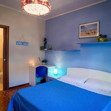 Sapore Di Mare A 50 Mt Dalla Oda ve Kahvaltı 4*